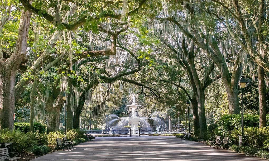 A Stroll Through Savannah’s Rich Past and Blooming Gardens